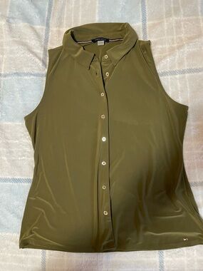 Tommy Hilfiger Olive Green Sleeveless Button-Front Collared Top